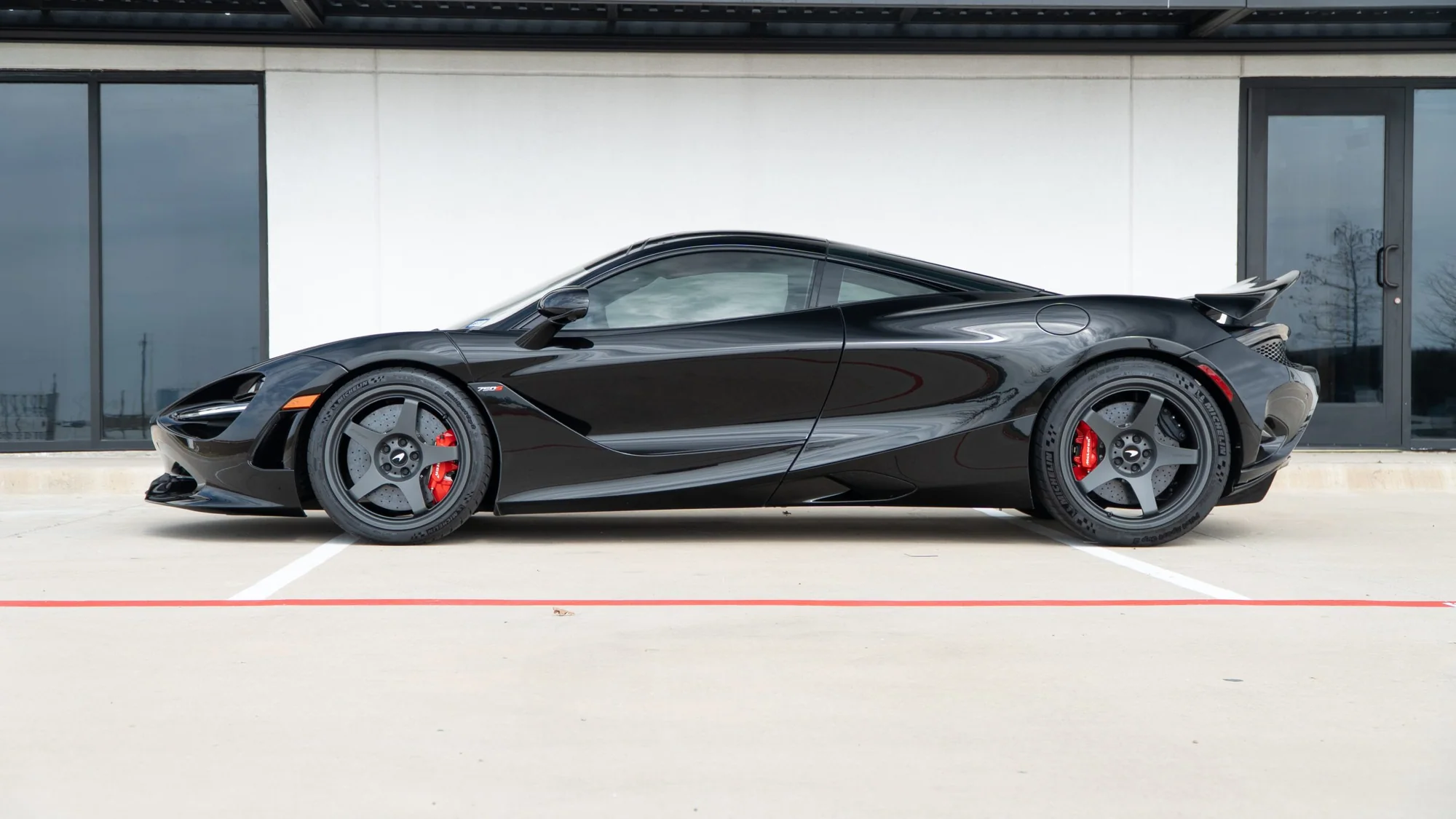 Black McLaren 750S on MMCW2 forged wheels