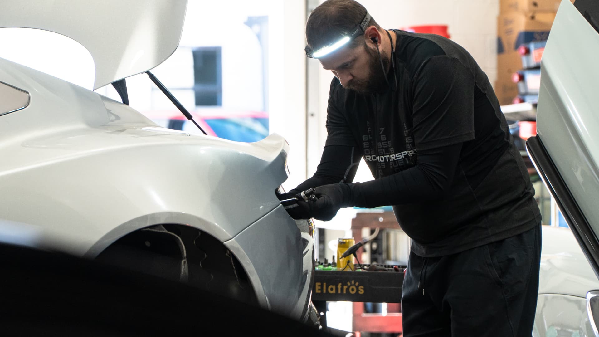 Aston Martin Vanquish S, 1-Year Service