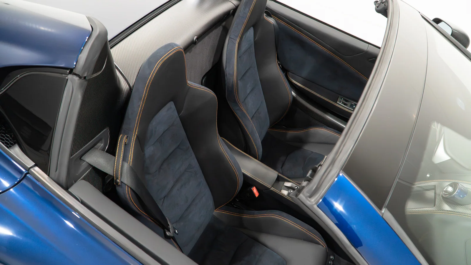 McLaren 650S Spider interior retrimmed in Midnight Blue Alcantara — photograph 2
