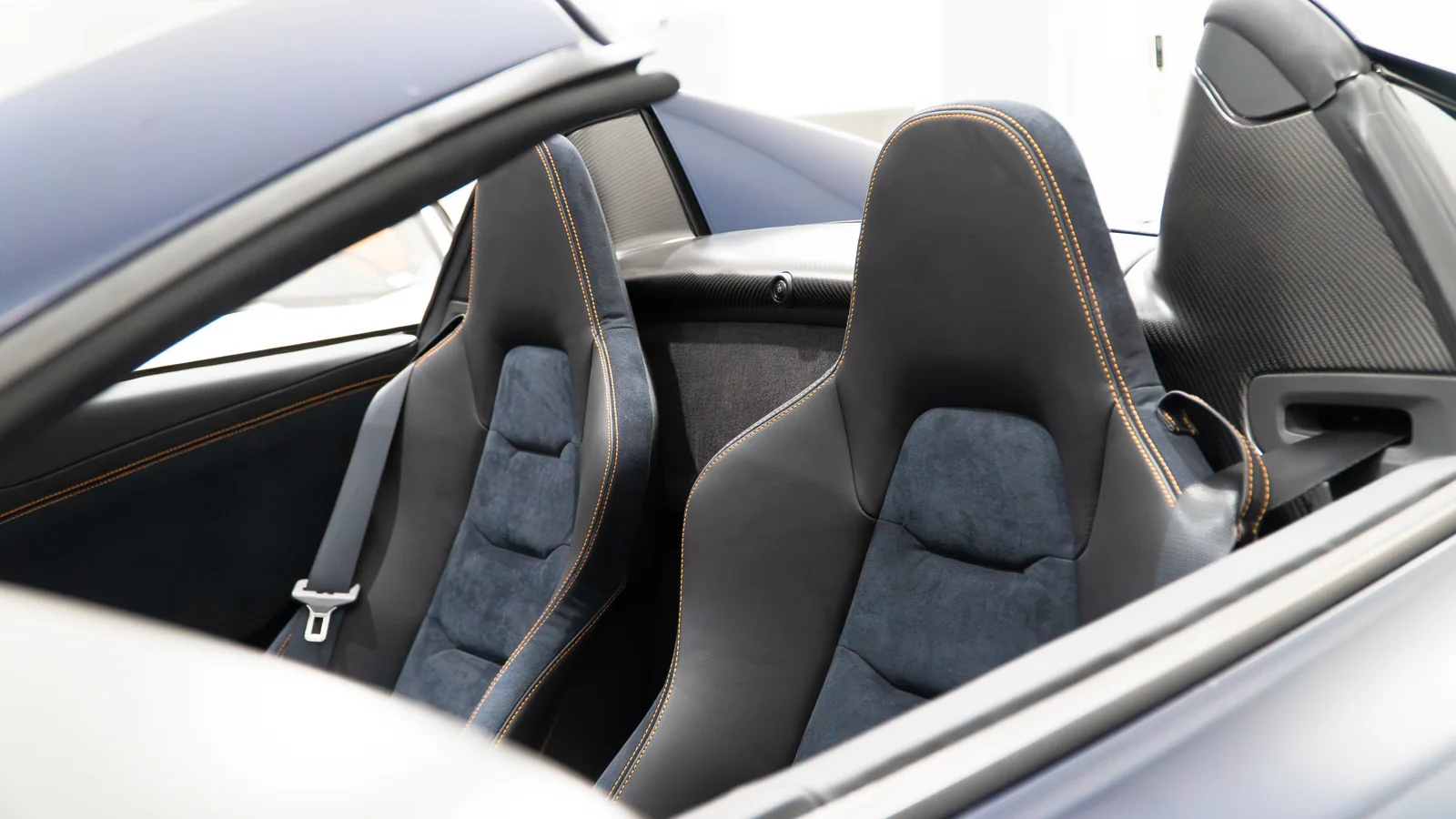 McLaren 650S Spider interior retrimmed in Midnight Blue Alcantara — photograph 6