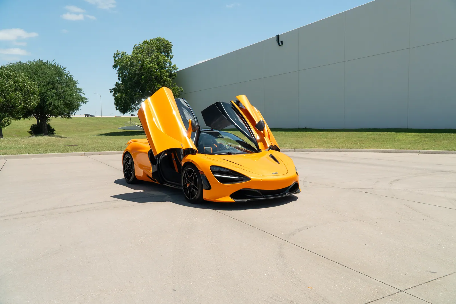 2019 McLaren 720S Coupe in Papaya Spark, photo 4