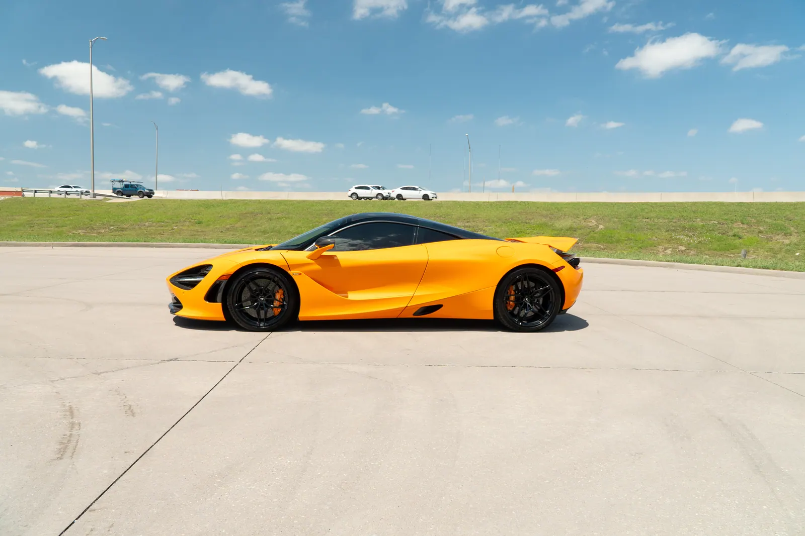 2019 McLaren 720S Coupe in Papaya Spark, photo 9