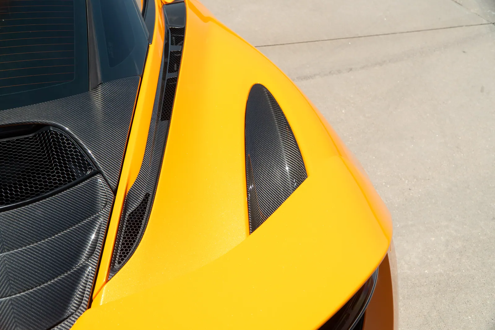 2019 McLaren 720S Coupe in Papaya Spark, photo 25