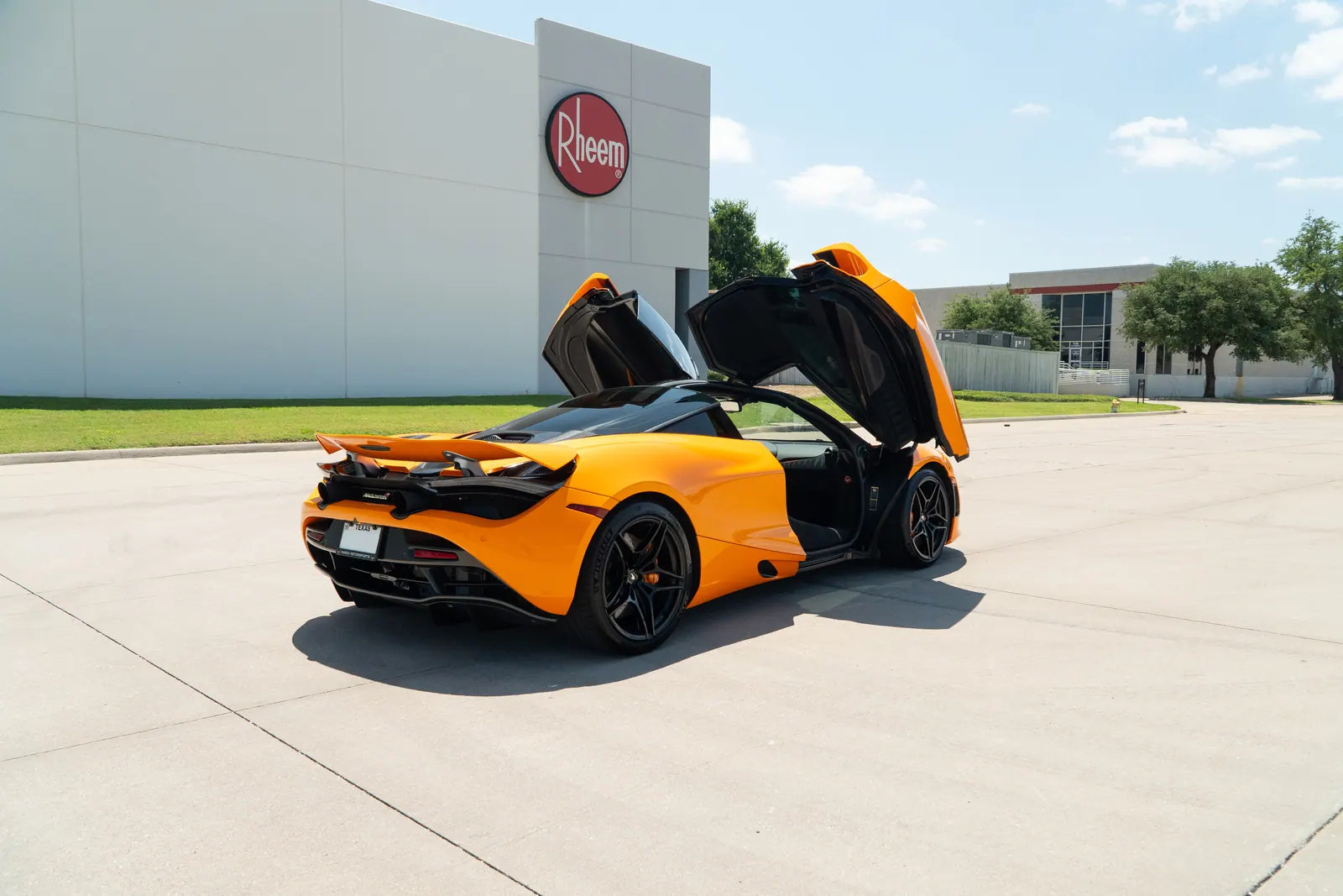 2019 McLaren 720S Coupe in Papaya Spark, photo 31