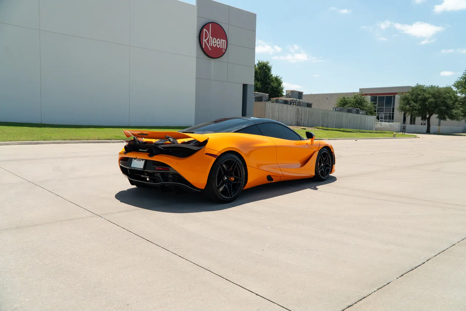 2019 McLaren 720S Coupe in Papaya Spark, photo 36