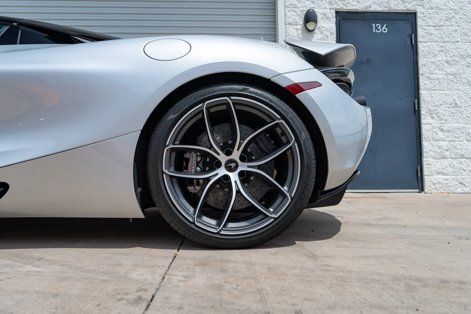 2021 McLaren 720S Spider in Supernova Silver, photo 23