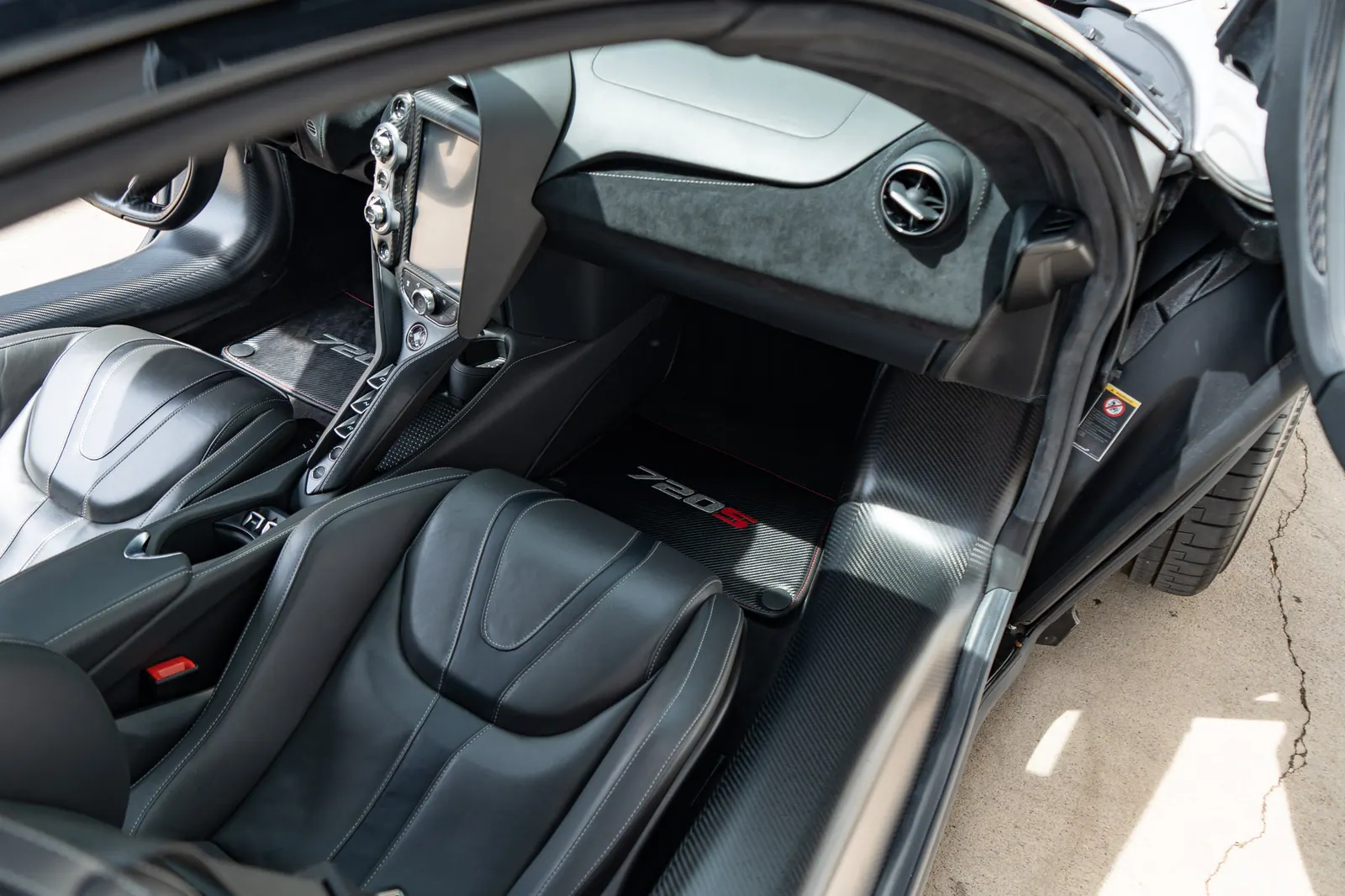 2021 McLaren 720S Spider in Supernova Silver, photo 34