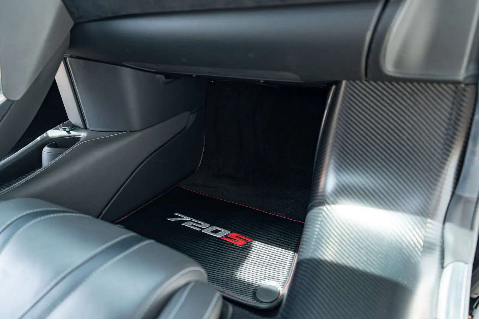 2021 McLaren 720S Spider in Supernova Silver, photo 35